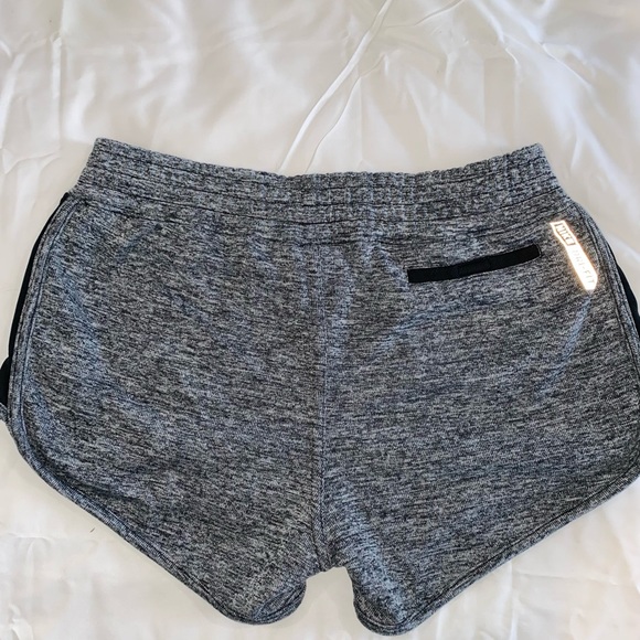 Gray shorts - Picture 2 of 2